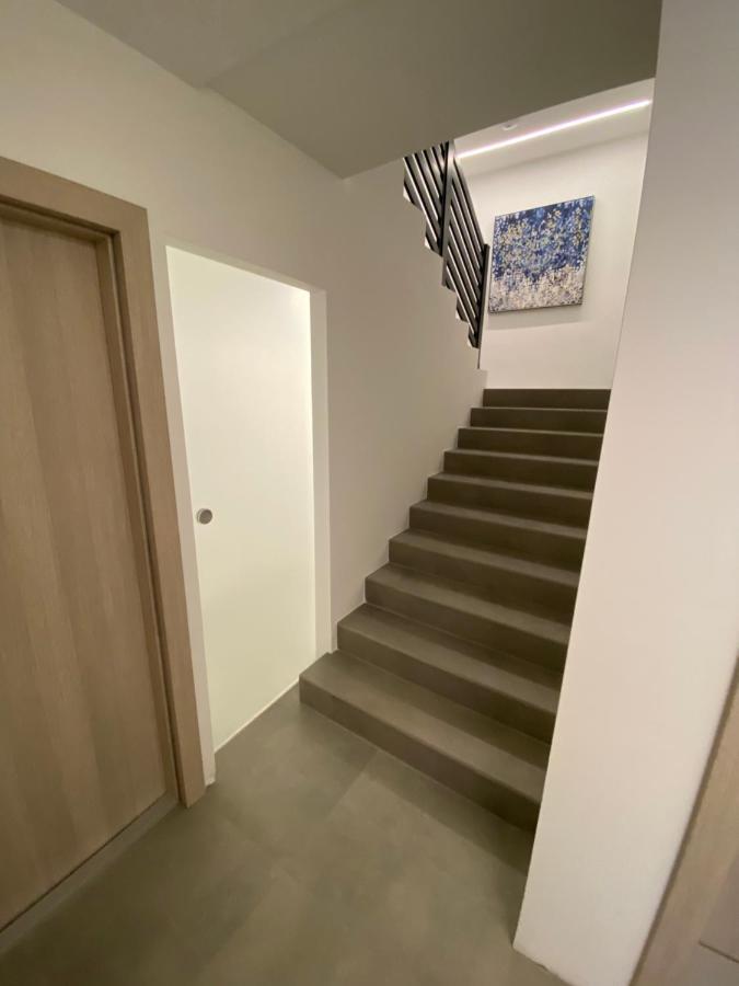 Apartmani Kumenat 比奥格勒·纳·莫鲁 外观 照片