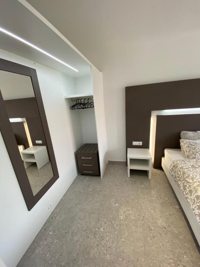 Apartmani Kumenat 比奥格勒·纳·莫鲁 外观 照片