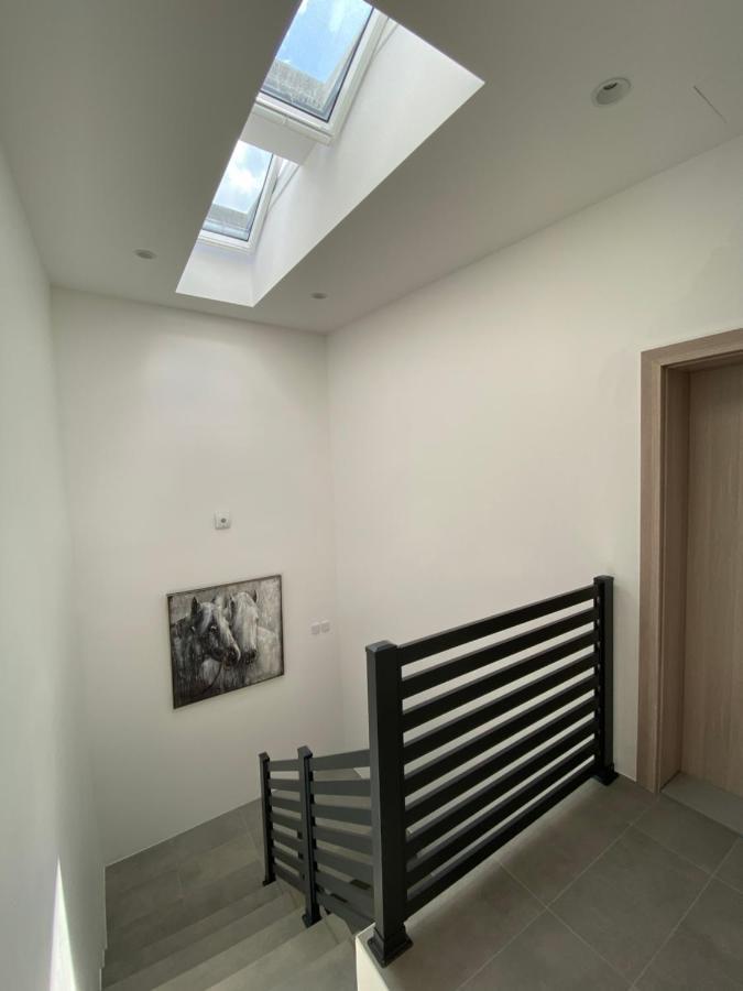 Apartmani Kumenat 比奥格勒·纳·莫鲁 外观 照片