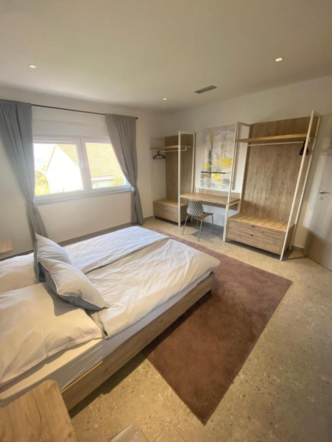 Apartmani Kumenat 比奥格勒·纳·莫鲁 外观 照片