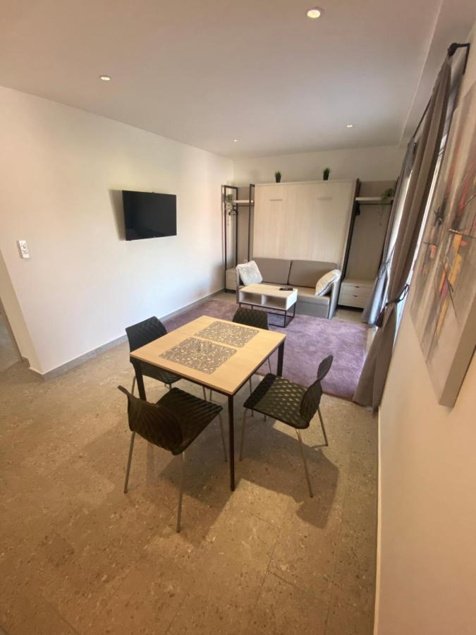Apartmani Kumenat 比奥格勒·纳·莫鲁 外观 照片
