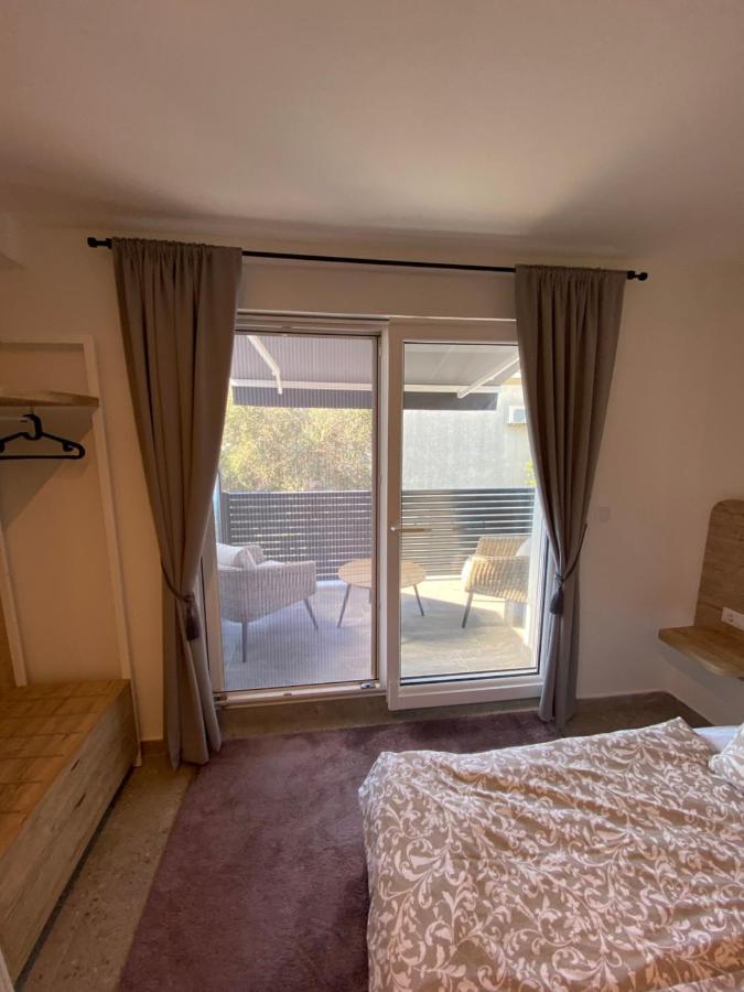 Apartmani Kumenat 比奥格勒·纳·莫鲁 外观 照片