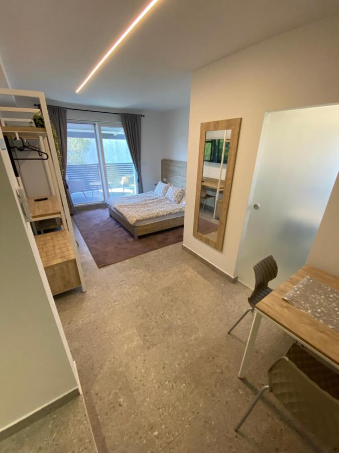 Apartmani Kumenat 比奥格勒·纳·莫鲁 外观 照片